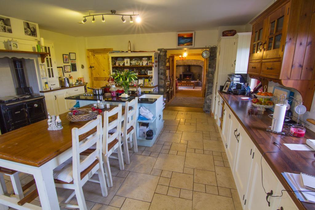 The Thatched Cottage B&B Claregalway Exterior photo