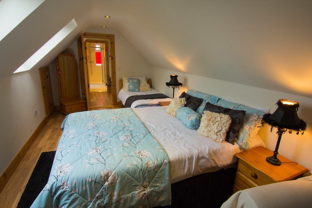 The Thatched Cottage B&B Claregalway Room photo