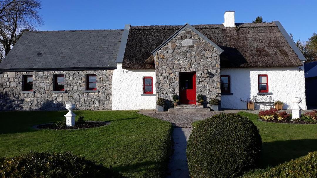 The Thatched Cottage B&B Claregalway Exterior photo
