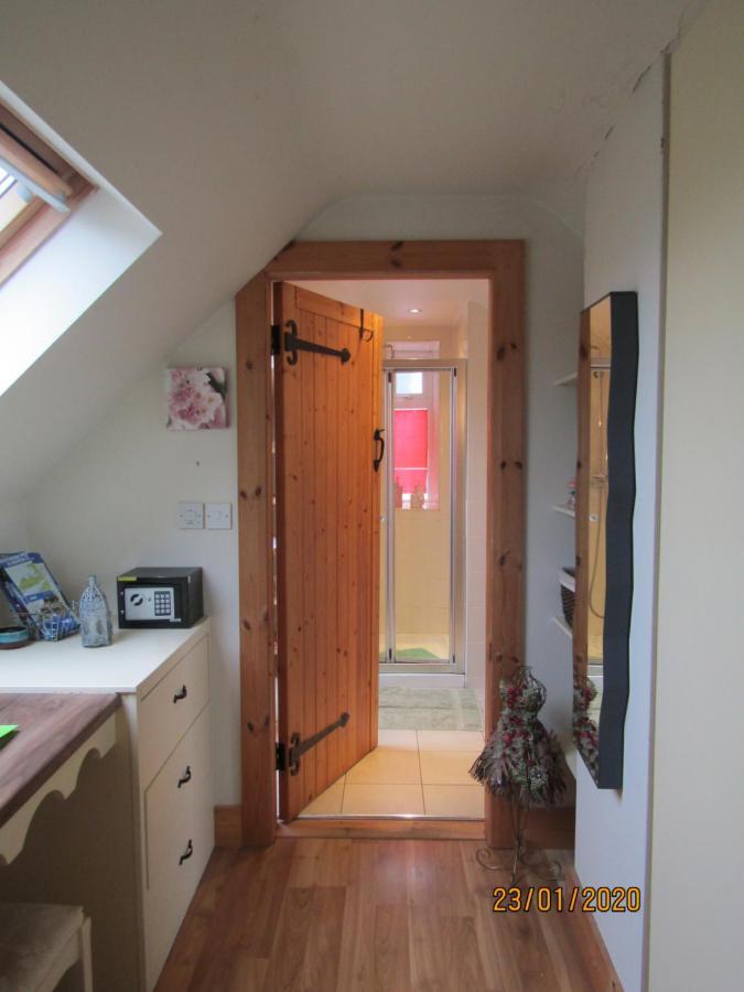 The Thatched Cottage B&B Claregalway Exterior photo